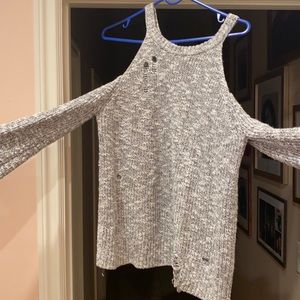 Hollister, open shoulder size M